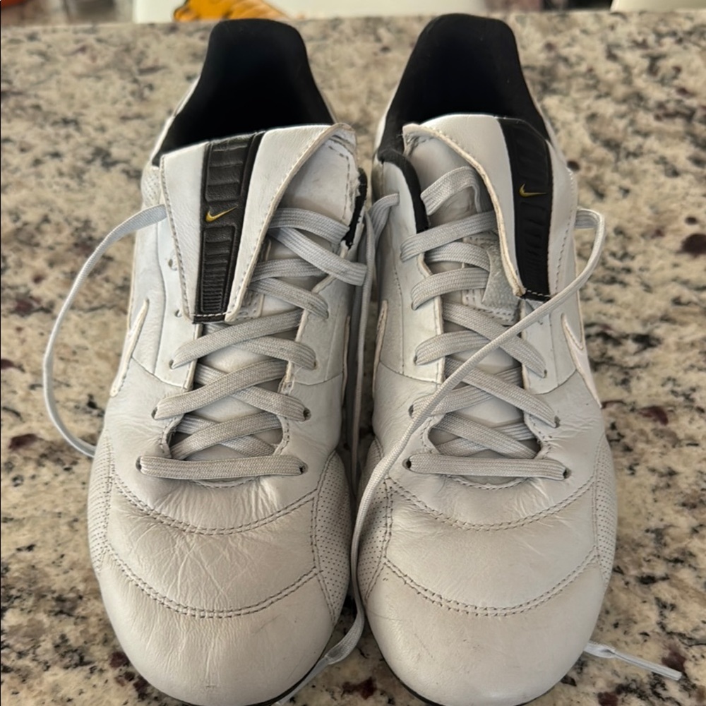 Nike Men's White and Black Leather cleats